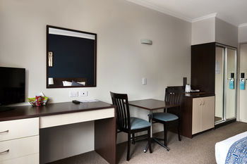 175 (formerly Wesley Lodge) - Accommodation Mooloolaba 5