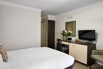 175 (formerly Wesley Lodge) - Accommodation Mooloolaba 9