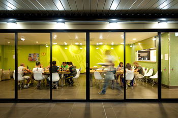 Bounce Sydney - Hostel - Accommodation Mooloolaba 4