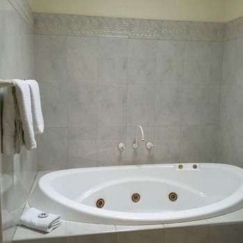 Eltham Gateway Hotel - Accommodation Mooloolaba 16