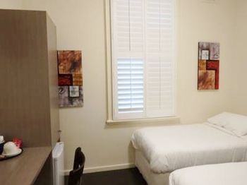 Naughtons Parkville Hotel - Accommodation Mooloolaba 5