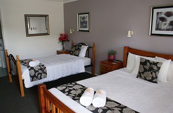 Riverside Motel - Accommodation Mooloolaba 1