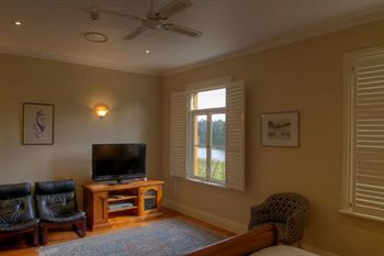 Tizzana Winery Bed & Breakfast - Accommodation Mooloolaba 5