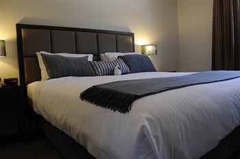 Riverside Oaks Golf Resort - Accommodation Mooloolaba 3