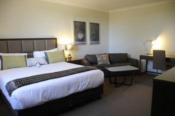 Riverside Oaks Golf Resort - Accommodation Mooloolaba 18
