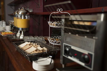 Colonial Terrace Motor Inn - Accommodation Mooloolaba 9