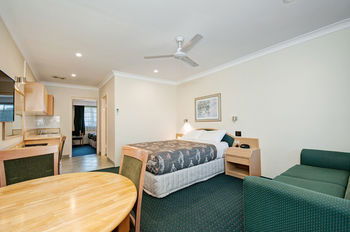 Colonial Terrace Motor Inn - Accommodation Mooloolaba 24