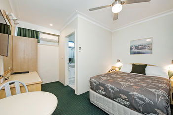 Colonial Terrace Motor Inn - Accommodation Mooloolaba 25