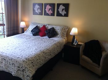 Australian Home Away @ Doncaster Elgar - Accommodation Mooloolaba 4