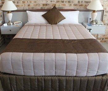 Airport Motel Sir Francis Drake - Accommodation Mooloolaba 11