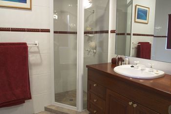 Kingfishers Manor @ Noosa - Accommodation Mooloolaba 6
