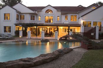 Kingfishers Manor @ Noosa - Accommodation Mooloolaba 13
