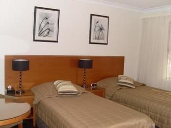 The Denman - Accommodation Mooloolaba 4