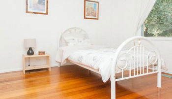 Eltham Retreat - Accommodation Mooloolaba 0