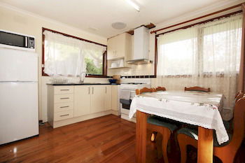 40 Thames Holiday Unit - Accommodation Mooloolaba 1