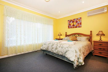 Roseland Holiday House - Accommodation Mooloolaba 3