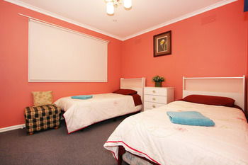 Roseland Holiday House - Accommodation Mooloolaba 5