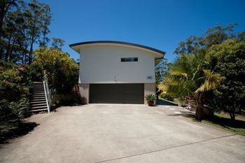 Moonee Beach Executive Retreat - Accommodation Mooloolaba 4