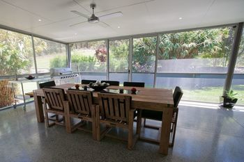 Moonee Beach Executive Retreat - Accommodation Mooloolaba 18