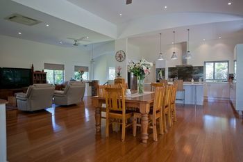 Moonee Beach Executive Retreat - Accommodation Mooloolaba 23