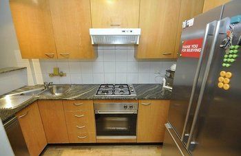 Darlinghurst 403 Pop Furnished Apartment - Accommodation Mooloolaba 5