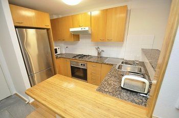 Darlinghurst 411 Pop Furnished Apartment - Accommodation Mooloolaba 8