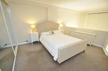 Darlinghurst 607 Pop Furnished Apartment - Accommodation Mooloolaba 0