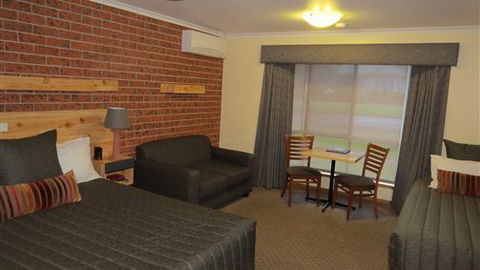 AAT 28 Goldsmith Hotel - Accommodation Mooloolaba 2