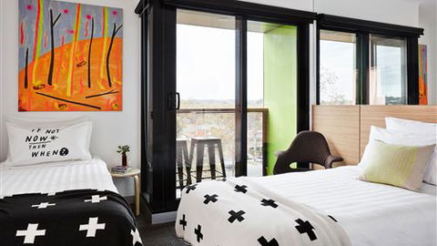 The Schaller Studio - Accommodation Mooloolaba 2