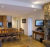 Alpine Woodsmoke Apartments - Accommodation Mooloolaba