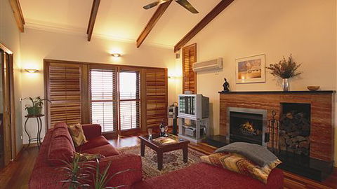 Meringa Springs - Accommodation Mooloolaba 3