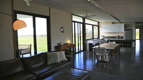 Just Inside The Gate - Accommodation Mooloolaba 2