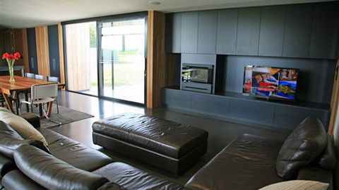 Just Inside The Gate - Accommodation Mooloolaba 7