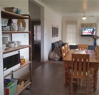 Lakeside Vista Holiday House - Accommodation Mooloolaba