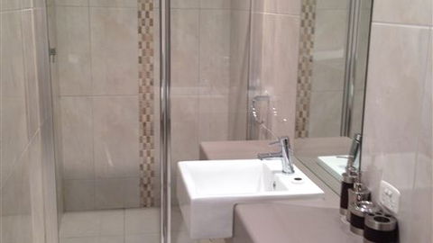 Cypress Drive Townhouse - Accommodation Mooloolaba 4