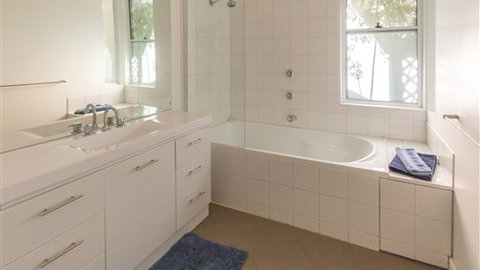 Muscat House - Accommodation Mooloolaba 3