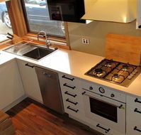 Wallace's - Crystal Creek Chalet 1 - Accommodation Mooloolaba