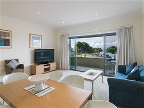 Aurora Ozone Apartments - Accommodation Mooloolaba 0