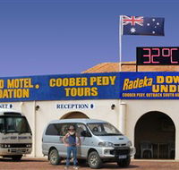 Radeka Downunder Underground Motel and Backpacker Inn - Accommodation Mooloolaba