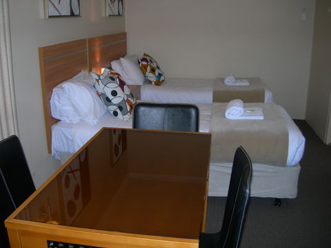 3 Sisters Motel & Cottage - Accommodation Mooloolaba 0