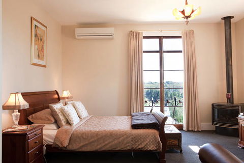 Azidene House & Spa Apartments - Accommodation Mooloolaba 0