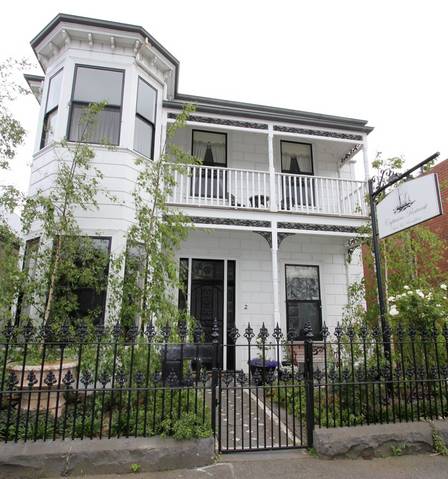 Captains Retreat B&B - Accommodation Mooloolaba 0