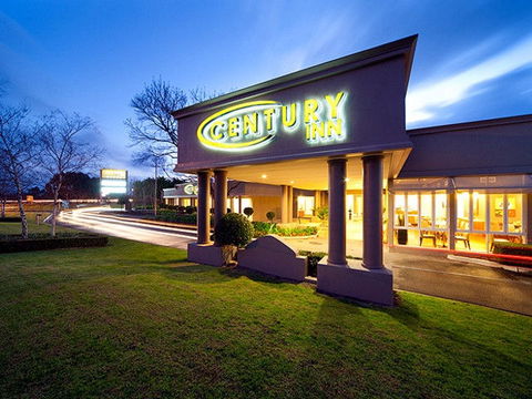 Century Inn - Accommodation Mooloolaba 0
