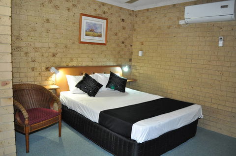 Coast Inn Motel - Accommodation Mooloolaba 0