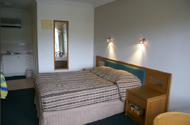 Coopers Colonial Motel - Accommodation Mooloolaba