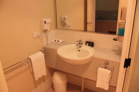 Country Roads Motor Inn - Gayndah - Accommodation Mooloolaba 1