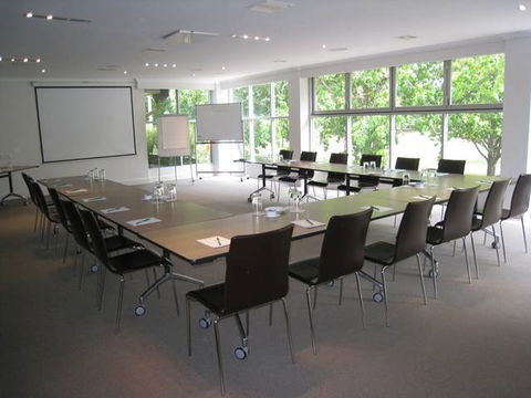 Forrest Hotel & Apartments - Accommodation Mooloolaba 3