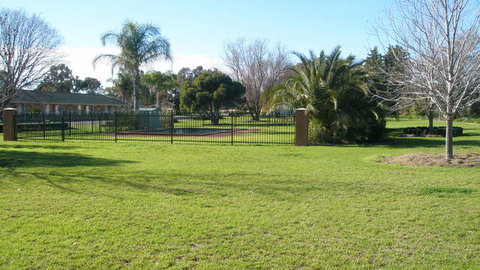 Golfview Motor Inn - Accommodation Mooloolaba 3