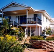 Lovering's Beach Houses - The Whitehouse Emu Bay - Accommodation Mooloolaba