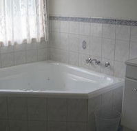Macburn Self Contained Cottages Dog Friendly - Accommodation Mooloolaba